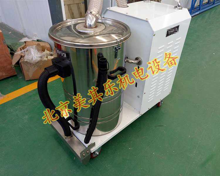 內置式工業(yè)吸塵器及風機實物圖