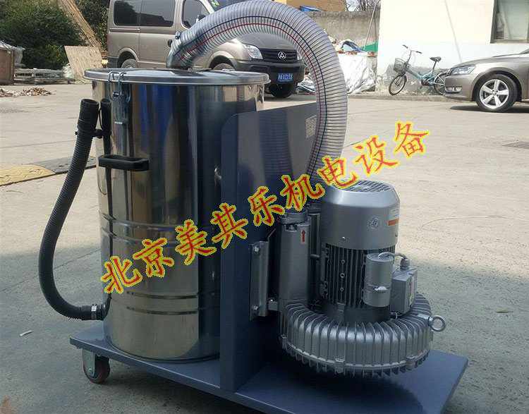 外置式工業(yè)吸塵器及風機實物圖
