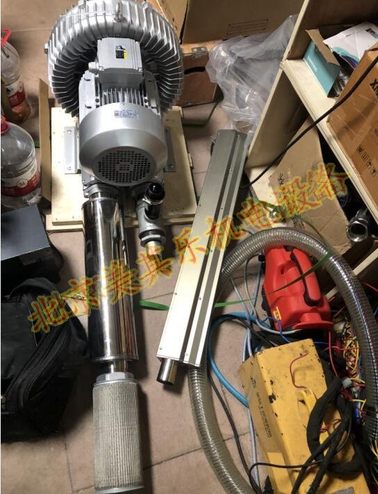 吹瓶機(jī)吹干風(fēng)機(jī)，配置風(fēng)刀使用